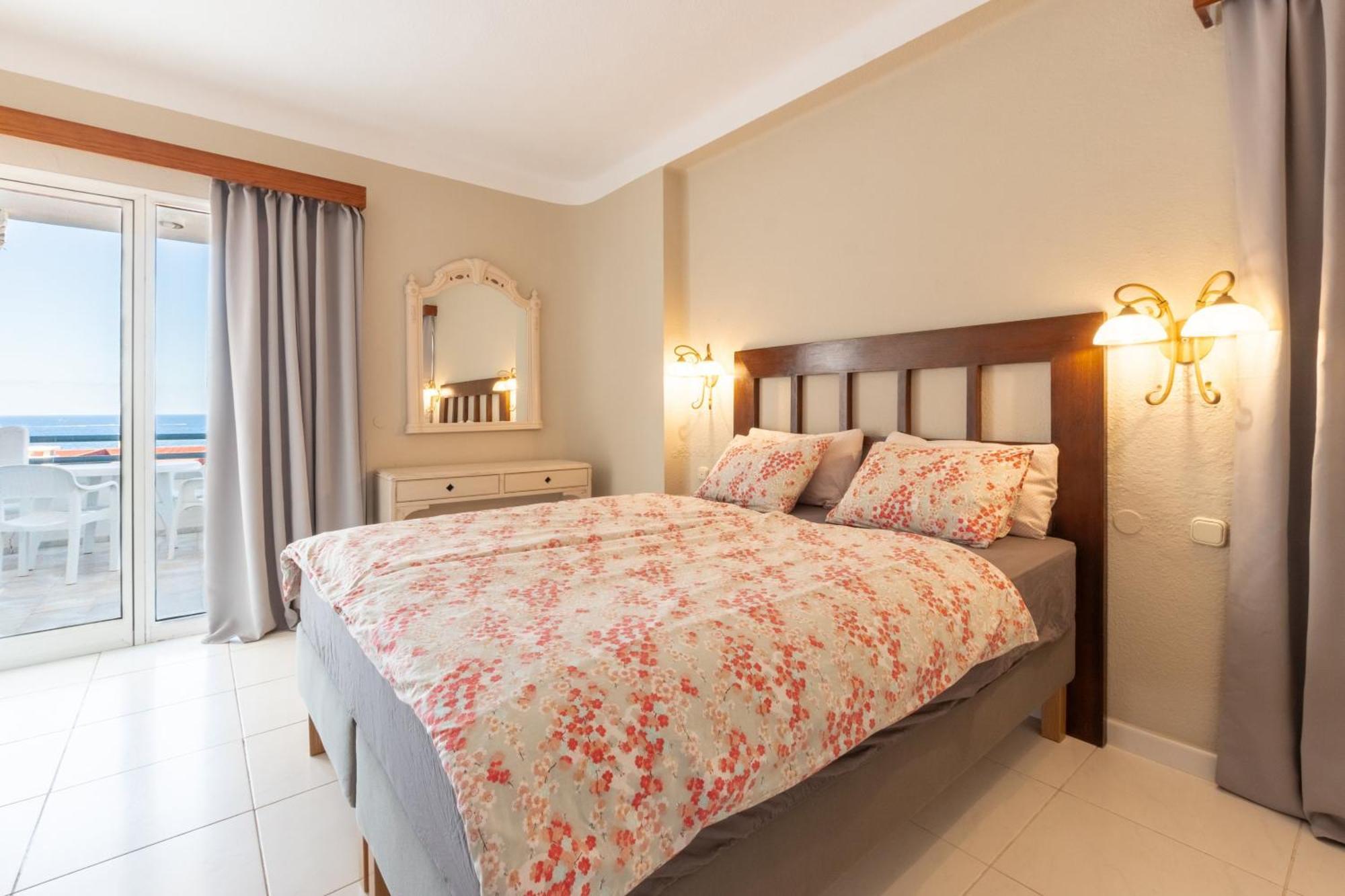 Club Atlantis Aparthotel Ocean View Costa Adeje  Bagian luar foto
