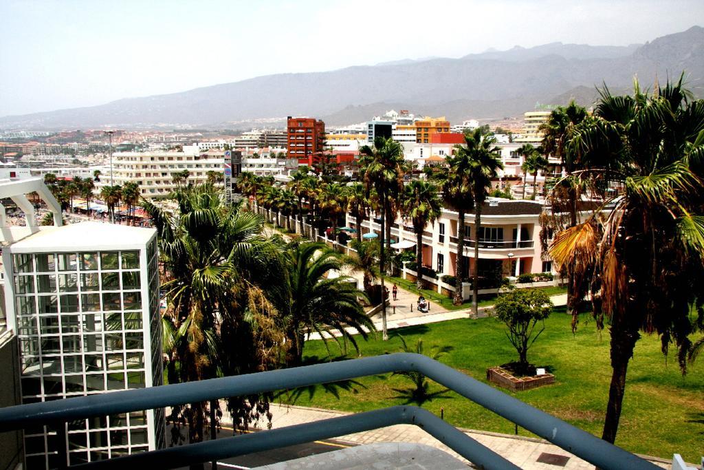 Club Atlantis Aparthotel Ocean View Costa Adeje  Bagian luar foto
