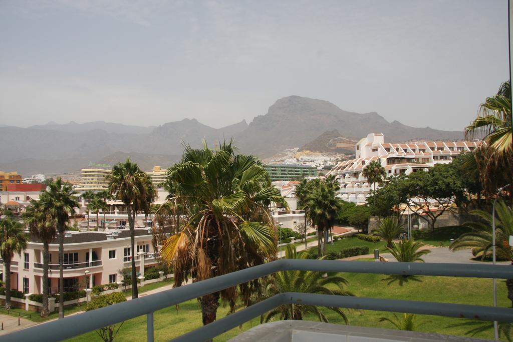 Club Atlantis Aparthotel Ocean View Costa Adeje  Bagian luar foto